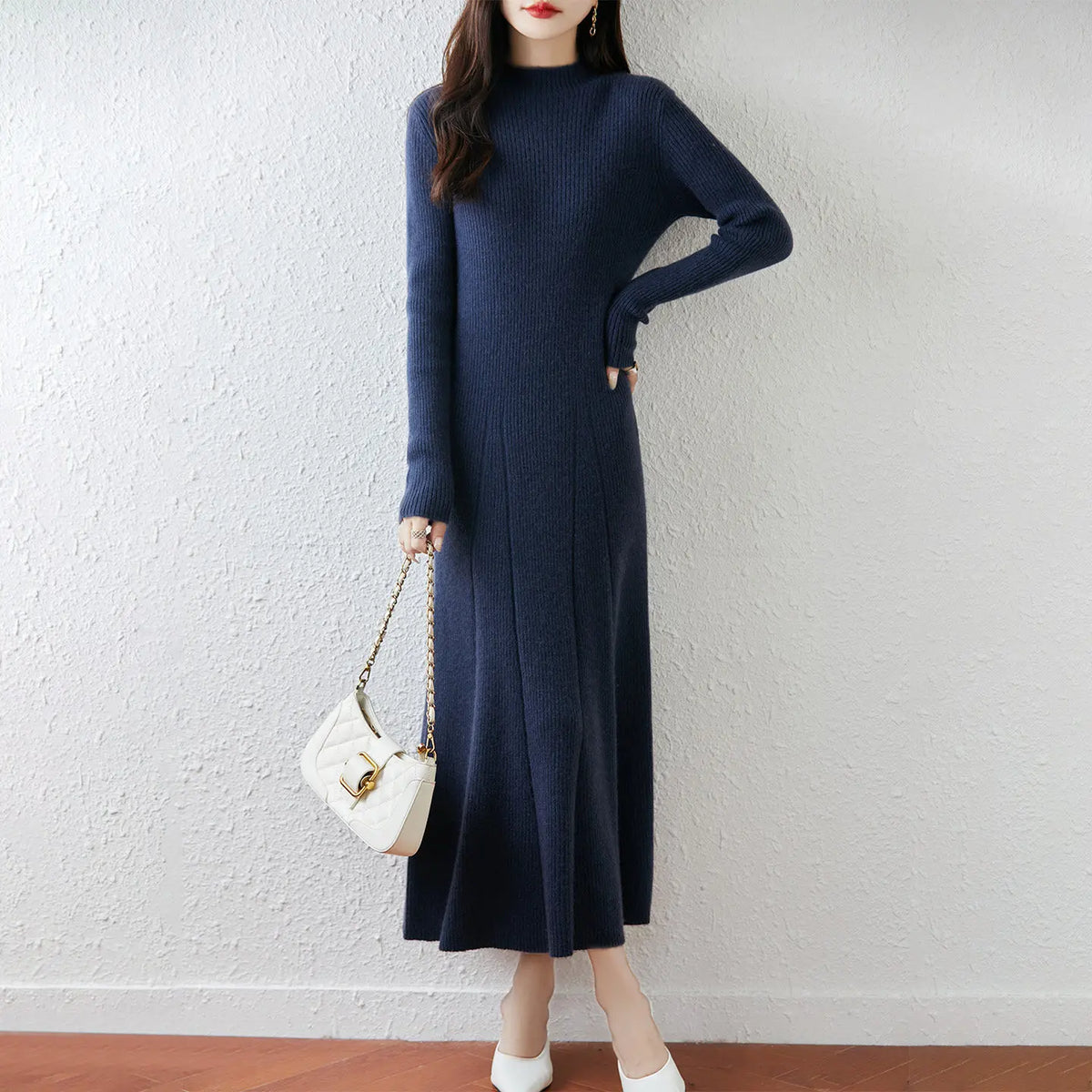 Robe pull en maille mi-longue – col semi-montant