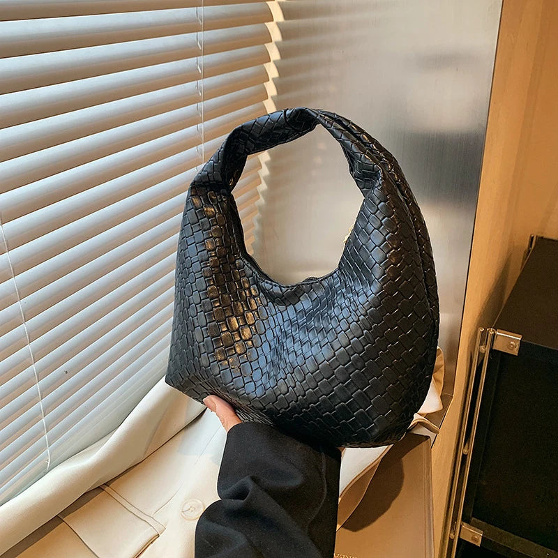 Petit sac hobo femme tissé en relief – simili-cuir souple
