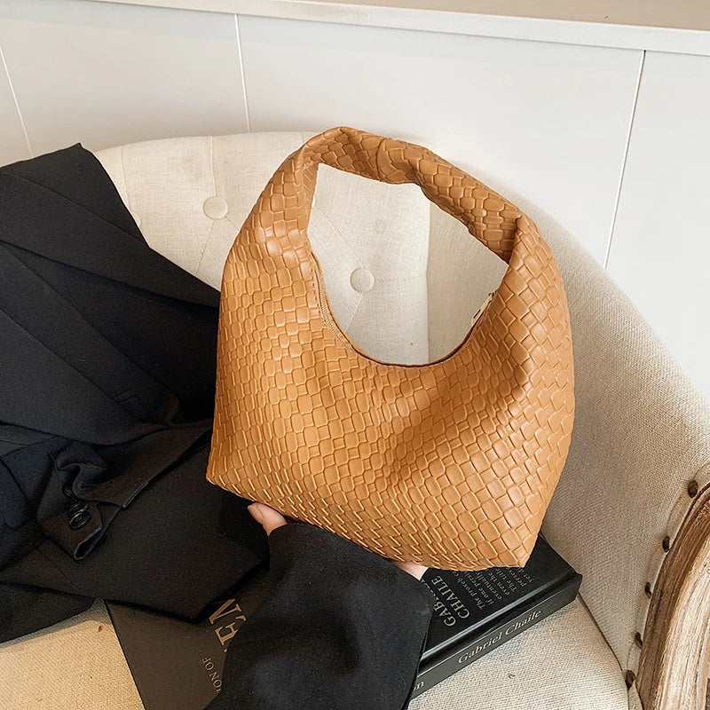 Petit sac hobo femme tissé en relief – simili-cuir souple