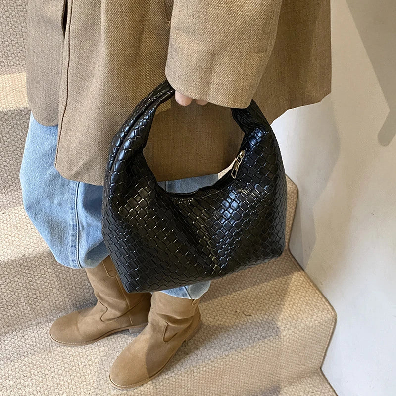 Petit sac hobo femme tissé en relief – simili-cuir souple