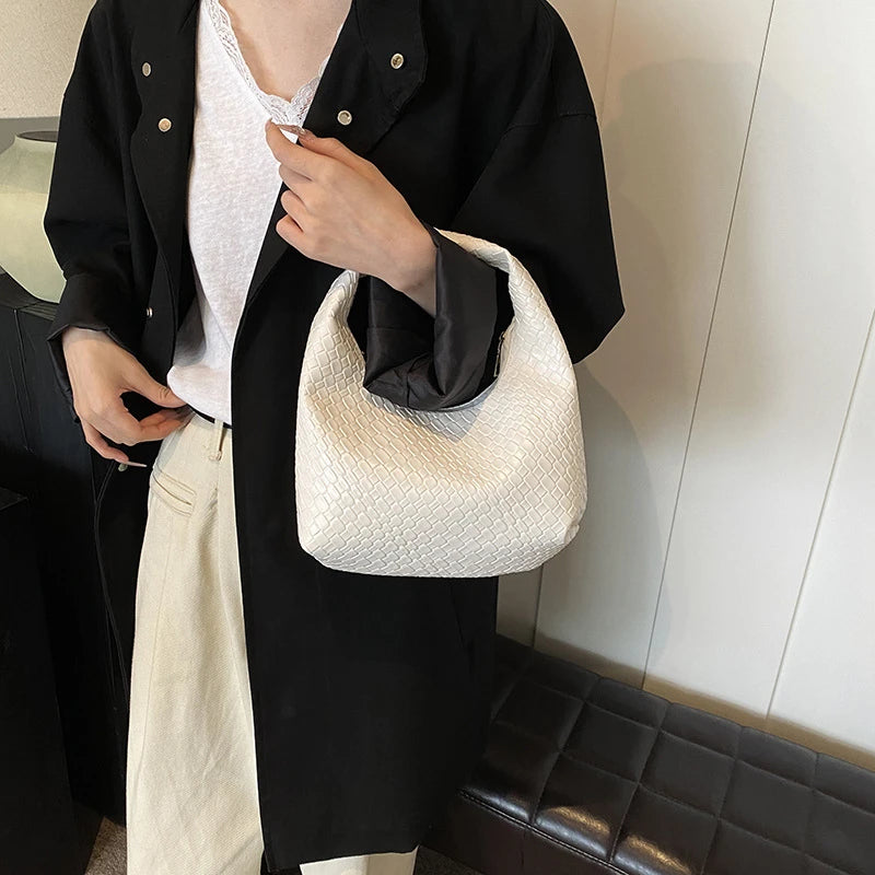 Petit sac hobo femme tissé en relief – simili-cuir souple